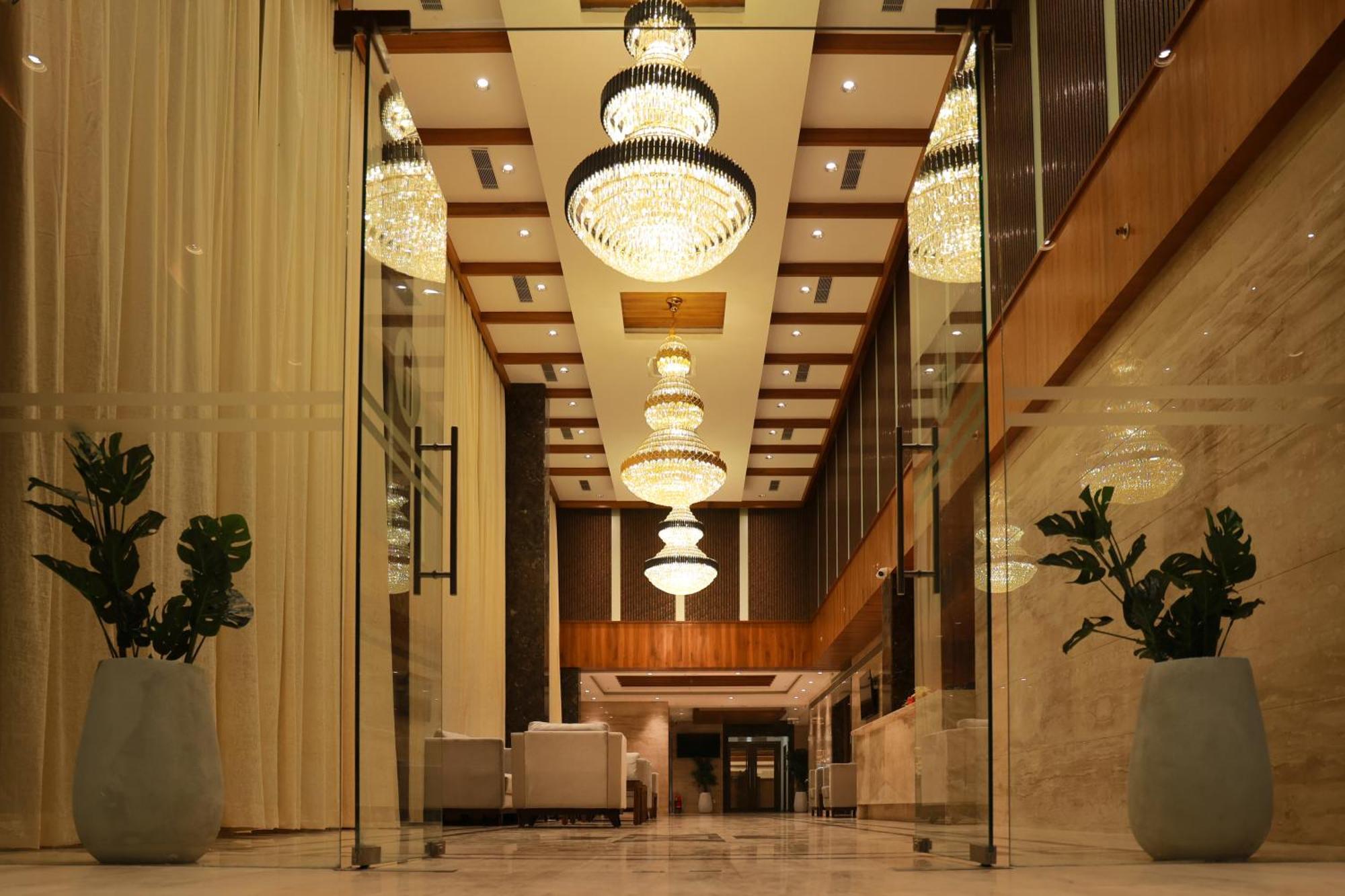 Icon Grand Hotel By Bhagini Bangalore Exterior photo