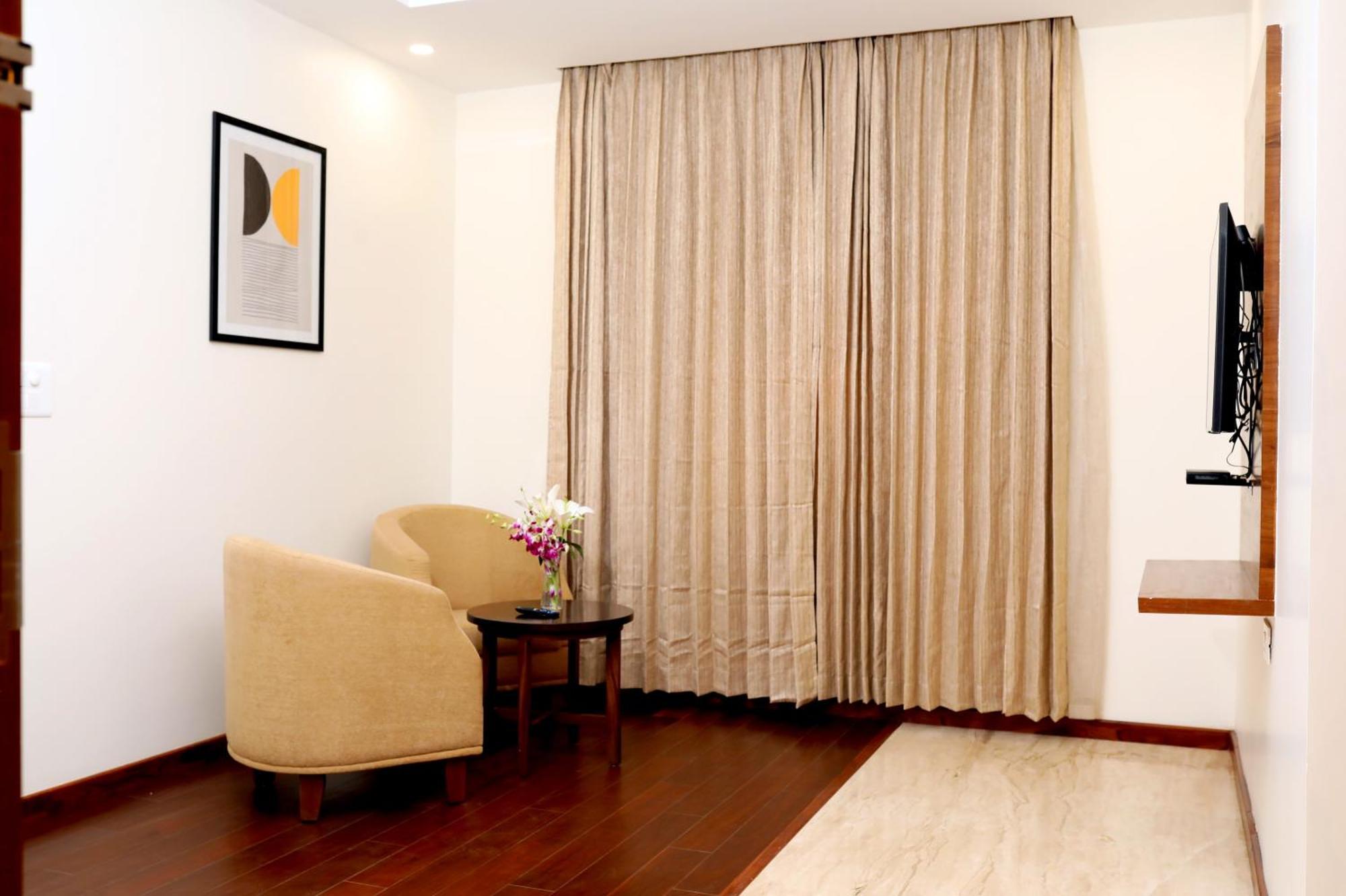 Icon Grand Hotel By Bhagini Bangalore Exterior photo